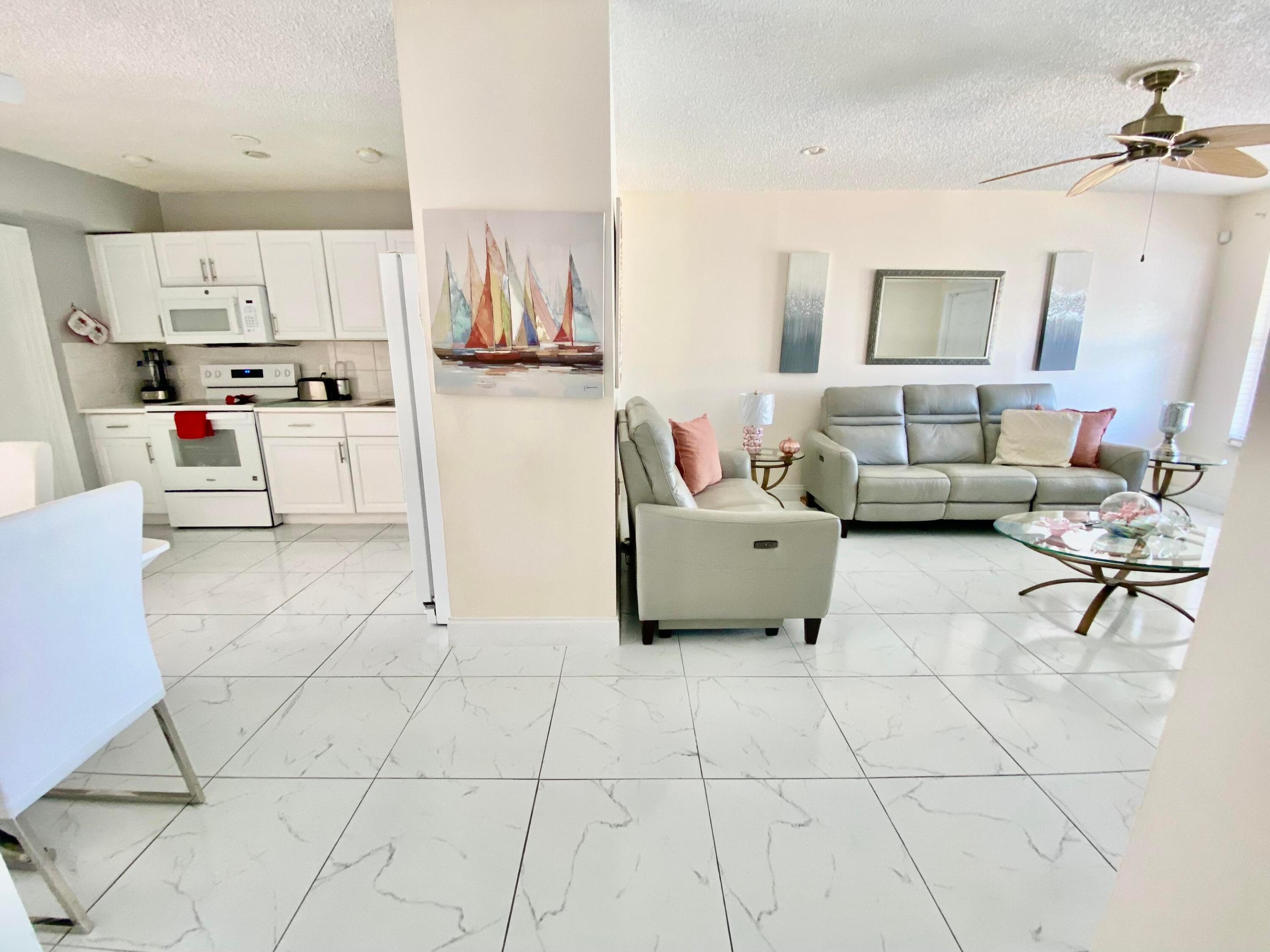 Cannongate Pl 1A - Residential