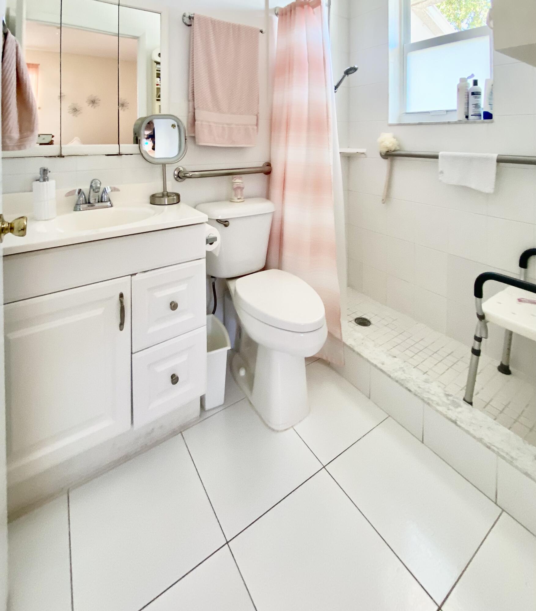 Cannongate Pl 1A - Residential