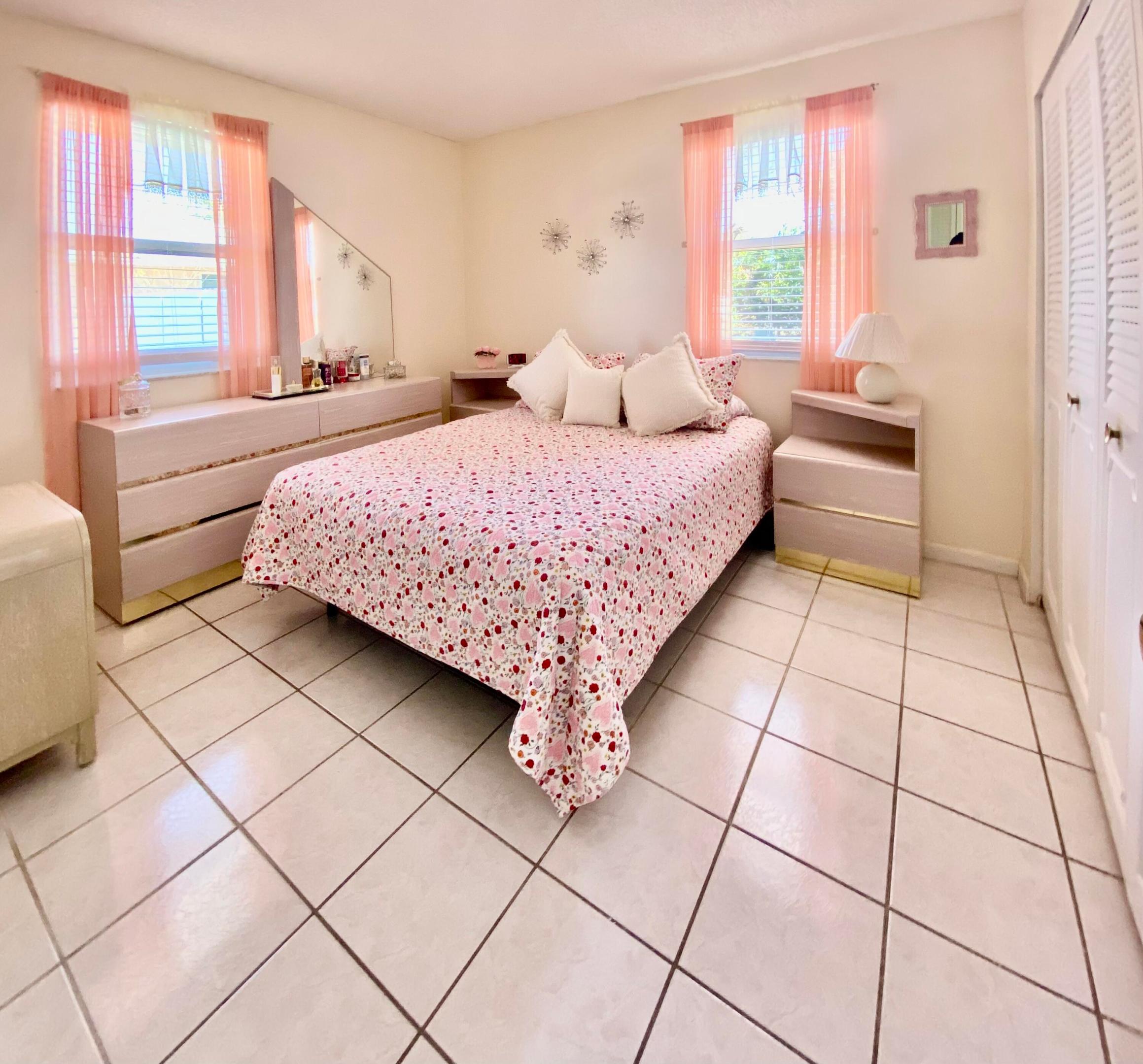 Cannongate Pl 1A - Residential