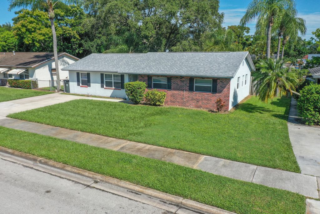 Photo of 3208 Jersey Court, Fort Pierce, FL 34947 (MLS # R10922728)