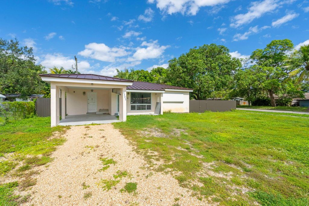 Photo of 3301 SW 20th Court, Fort Lauderdale, FL 33312 (MLS # R11133871)
