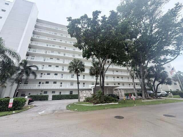Photo of 2555 NE 11TH Street #402, Fort Lauderdale, FL 33304 (MLS # B26062415)