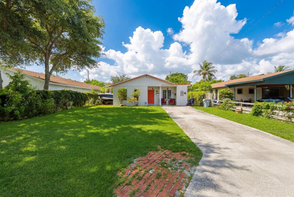 Photo of 224 NW 9th Street, Pompano Beach, FL 33060 (MLS # B26039846)