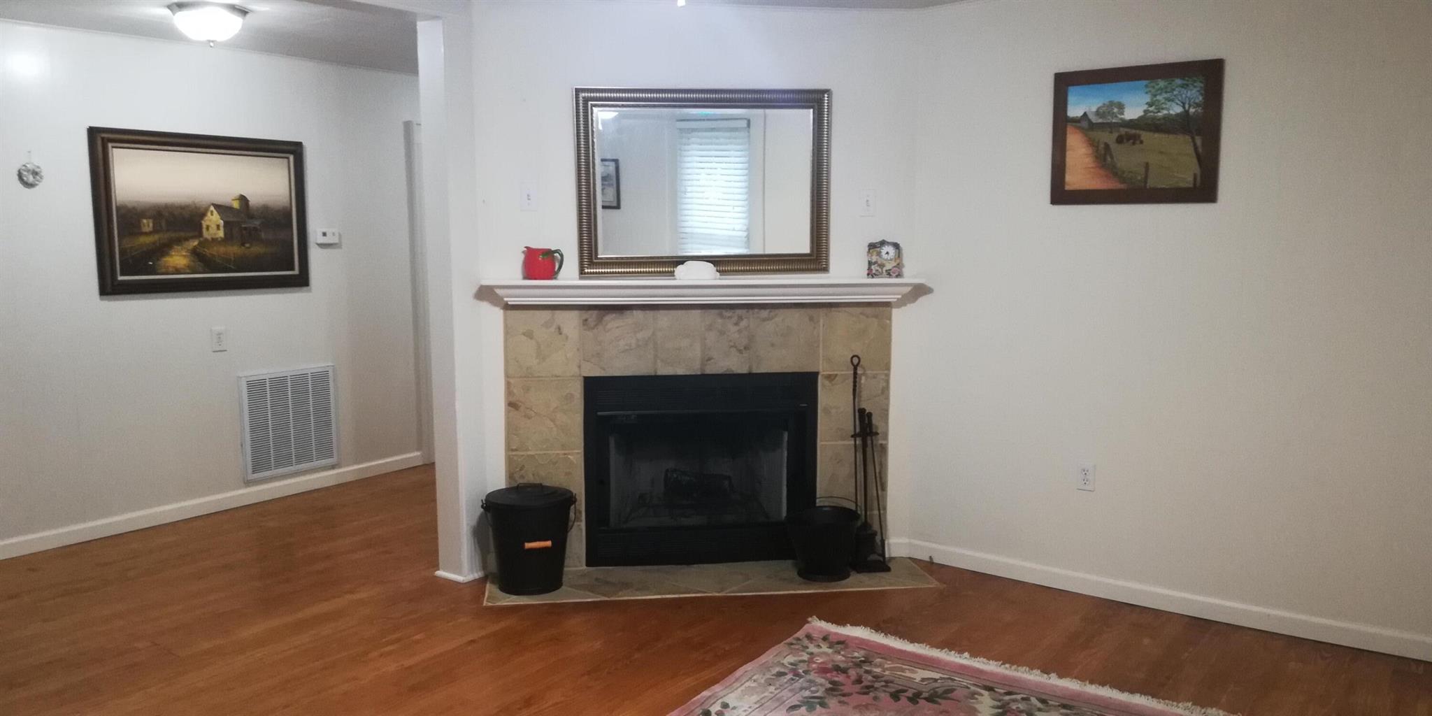 CROCKETTS MEADOWS 2 - Residential Lease