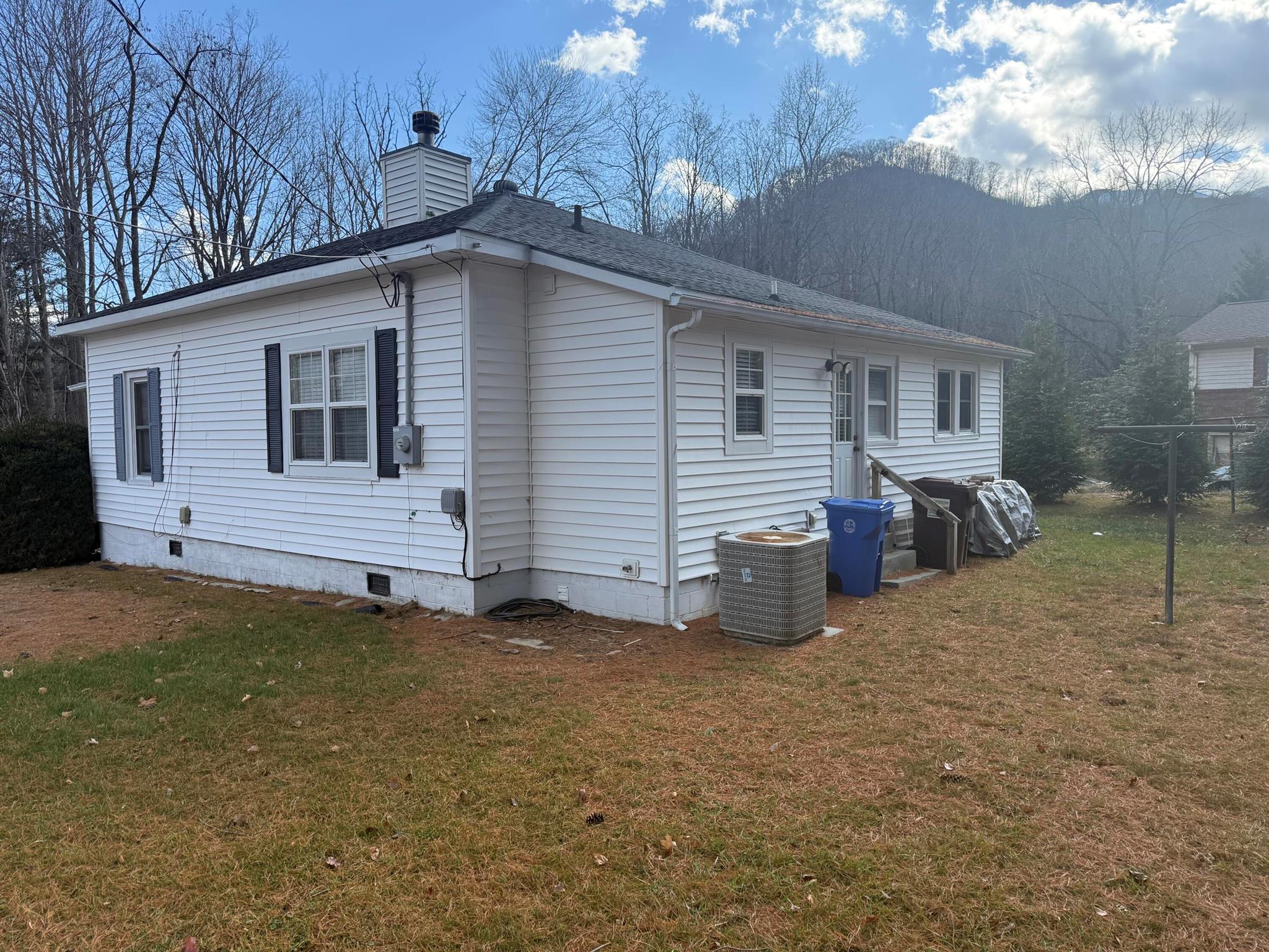 CROCKETTS MEADOWS 2 - Residential Lease