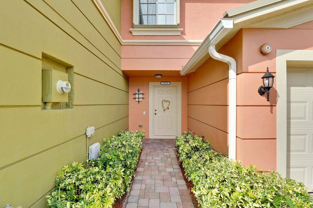Photo of 5286 SE Mitchell Lane, Stuart, FL 34997 (MLS # R11058285)