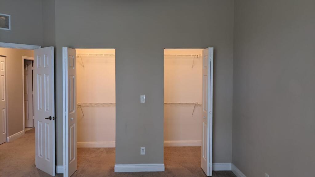 3409 Lakeside Dr