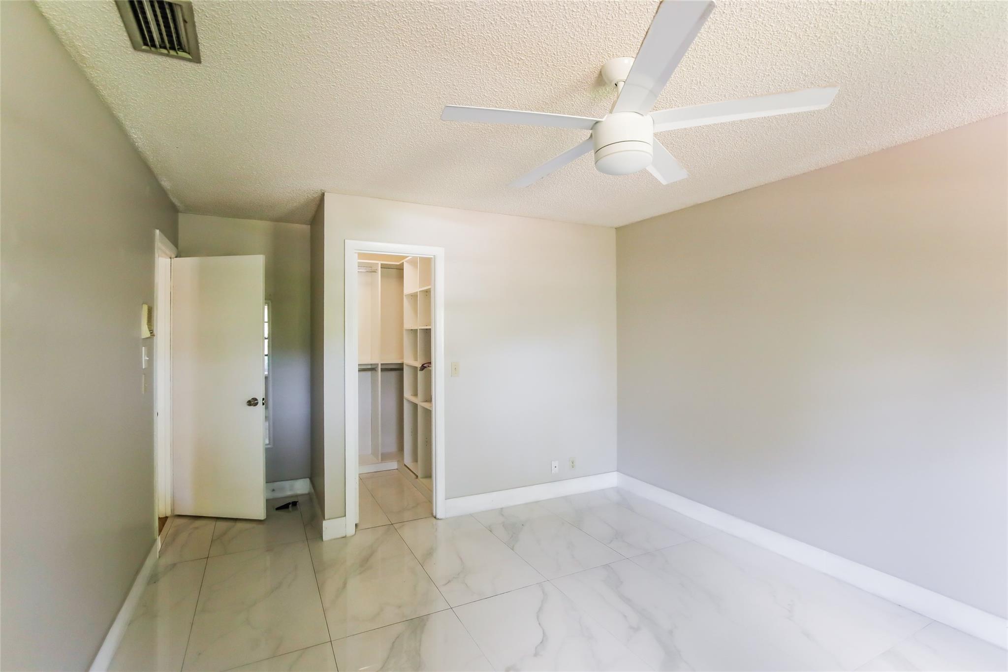 Shadow Wood 80-38 B - Residential