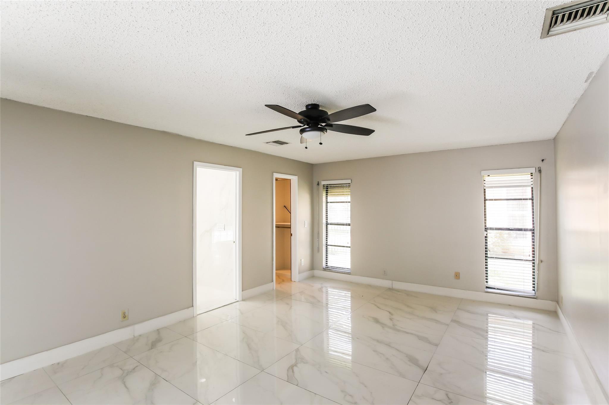Shadow Wood 80-38 B - Residential