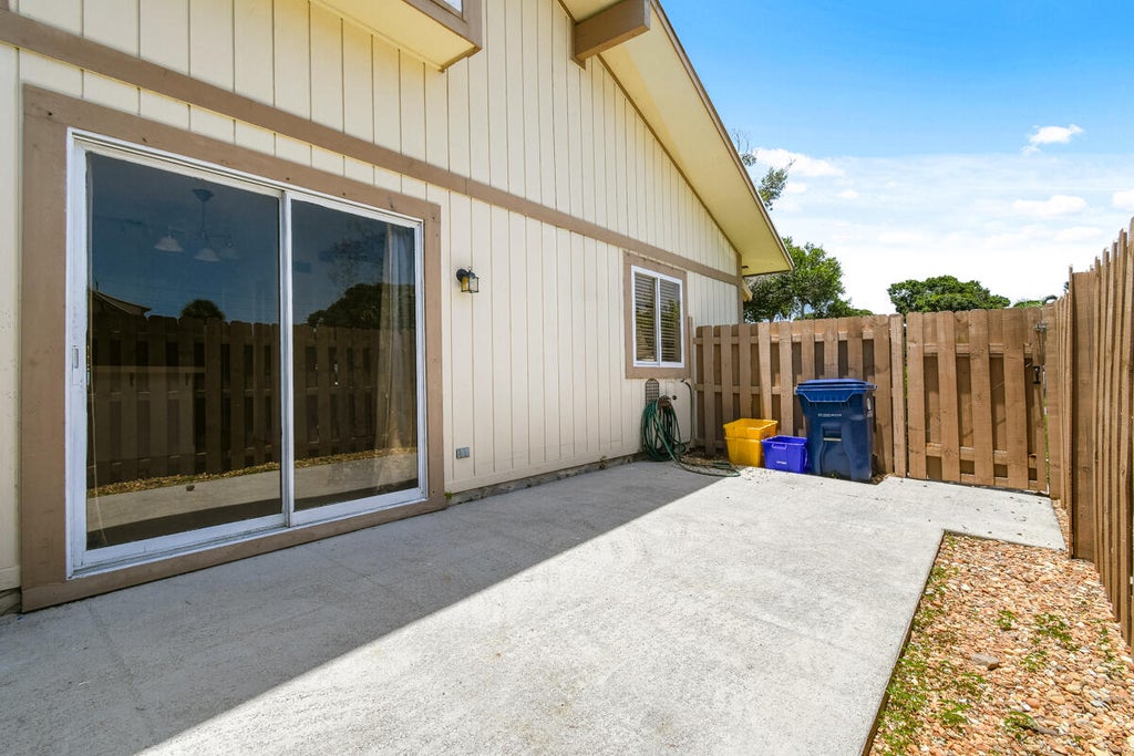 Photo of 324 MAPLECREST Circle, Jupiter, FL 33458 (MLS # B26052193)