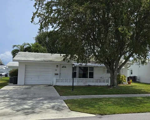114 Leisureville Boulevard, Boynton Beach, FL MLS: R11074903