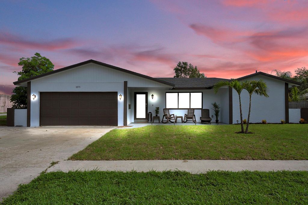 Photo of 1571 SW 13th Street, Boca Raton, FL 33486 (MLS # F10445969)