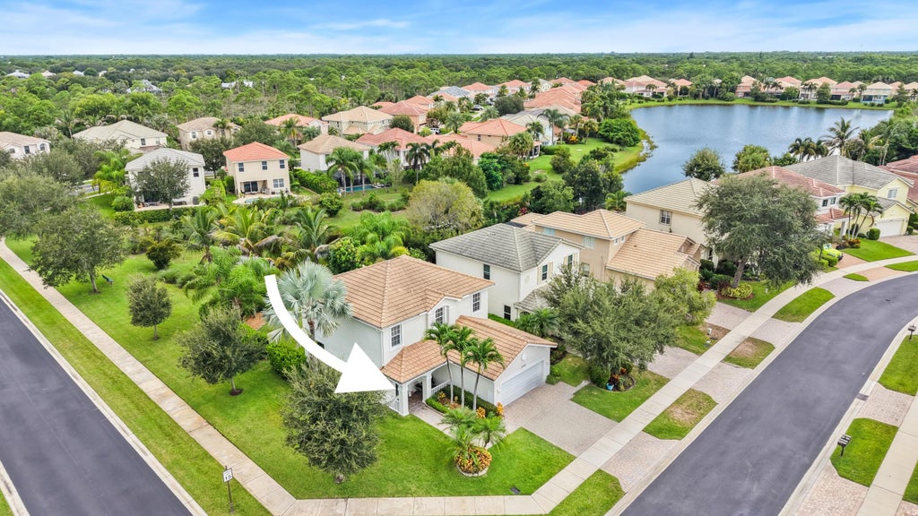 Photo of 6088 SE Crooked Oak Avenue, Hobe Sound, FL 33455 (MLS # B26077253)