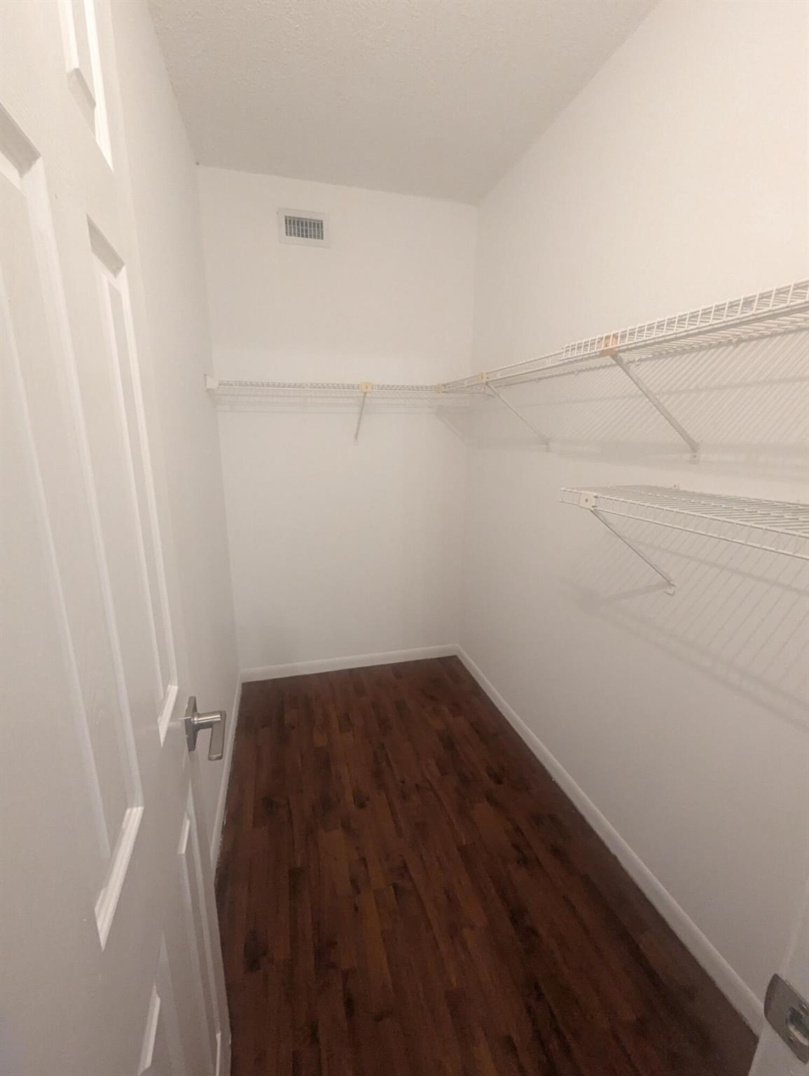 SPRINGTREE LAKES - Residential Lease