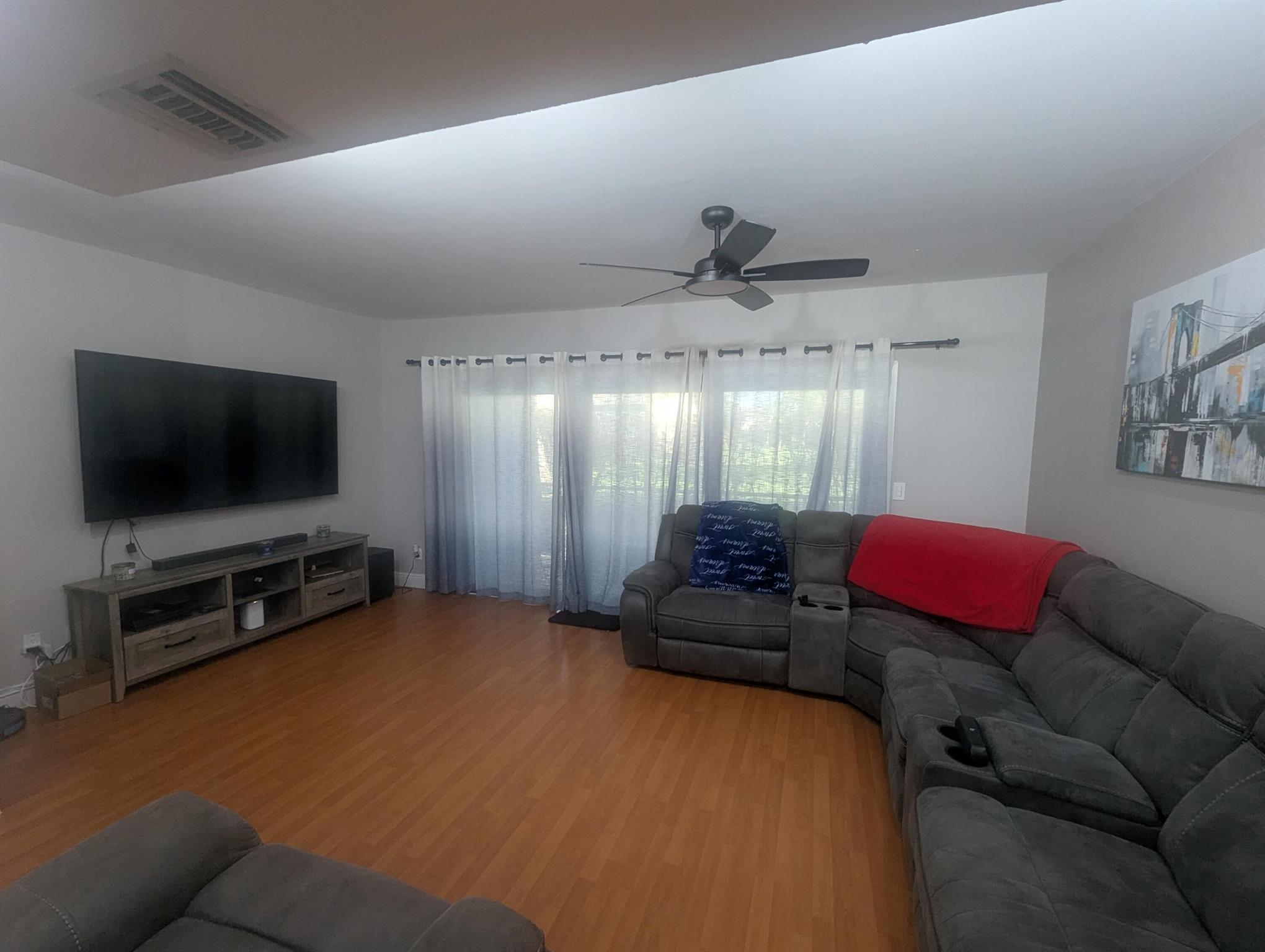 SPRINGTREE LAKES - Residential Lease