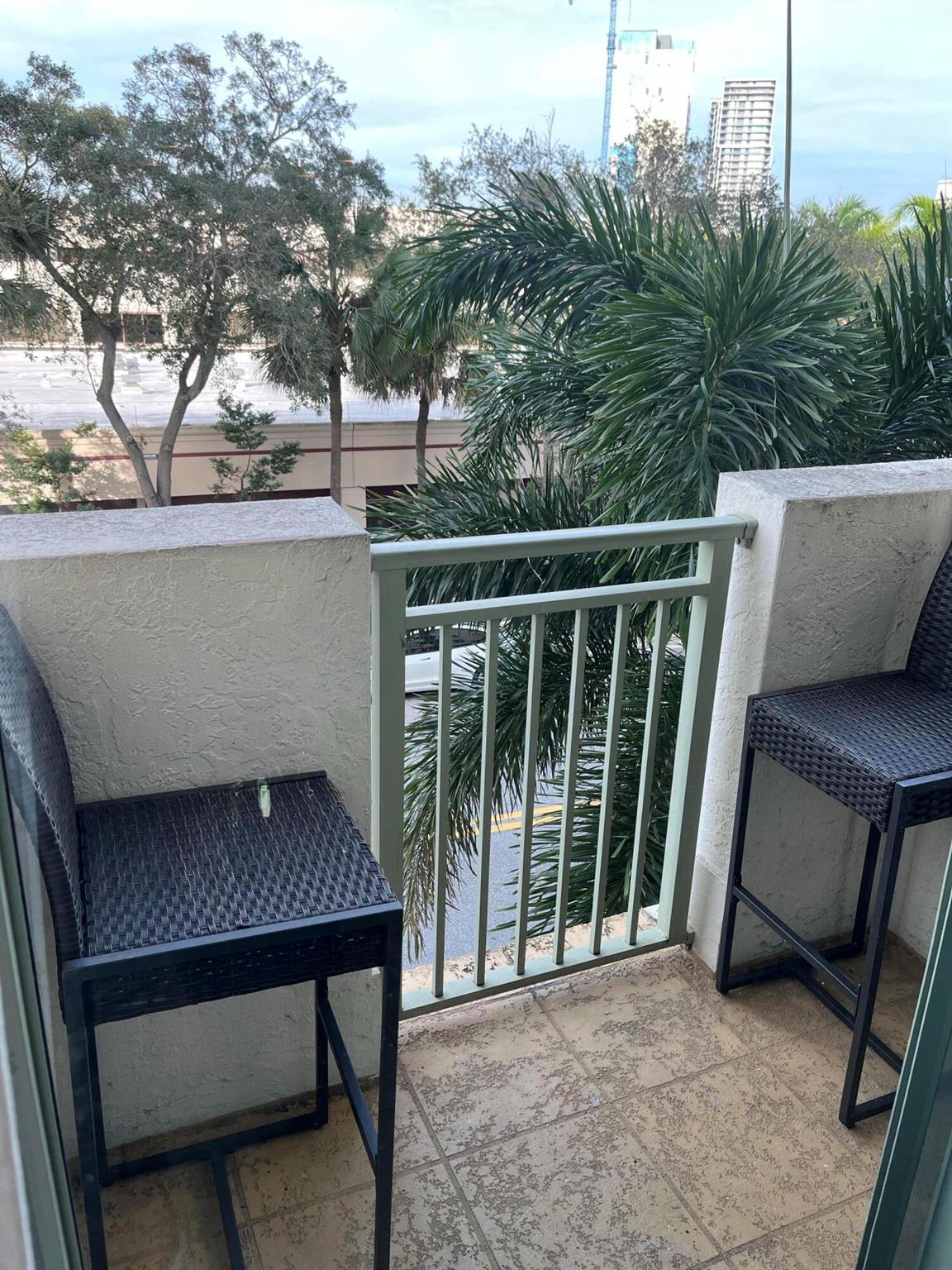 610 CLEMATIS CONDO - Residential Lease
