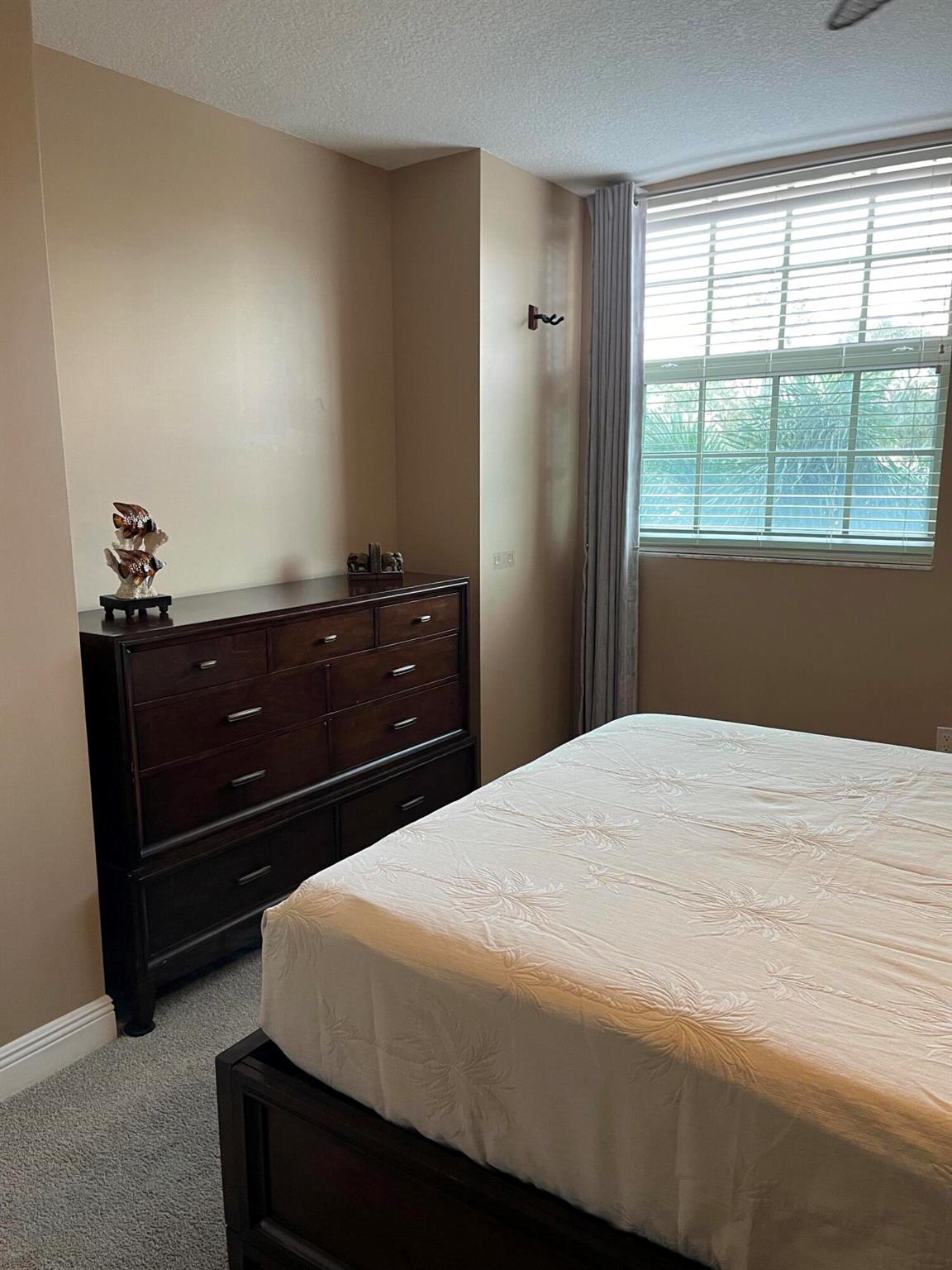 610 CLEMATIS CONDO - Residential Lease