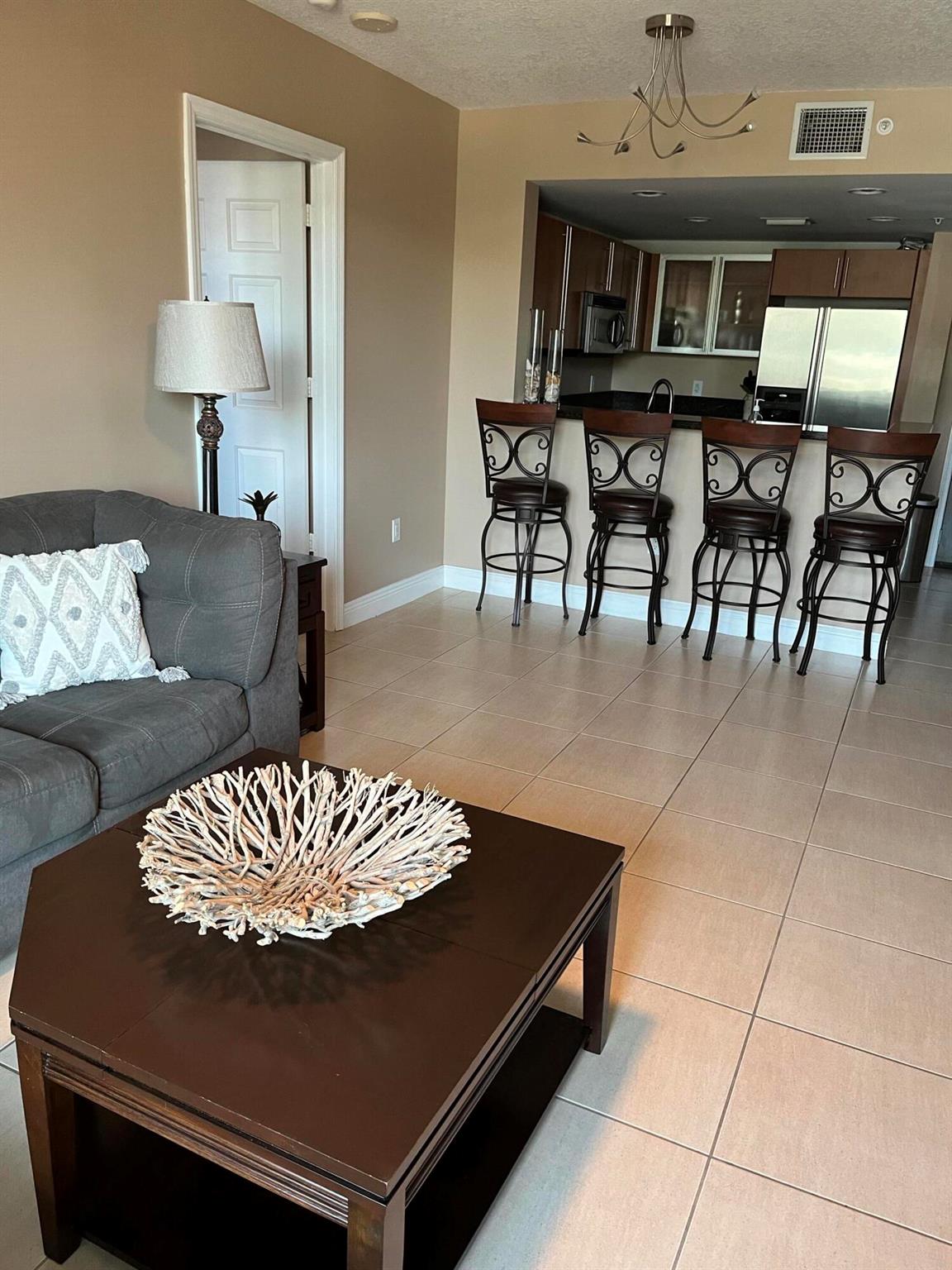 610 CLEMATIS CONDO - Residential Lease