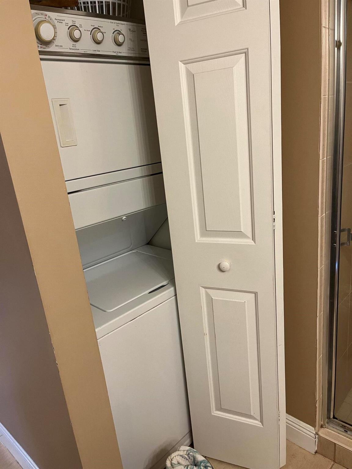 610 CLEMATIS CONDO - Residential Lease