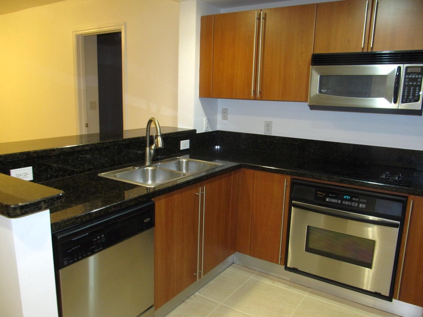 610 CLEMATIS CONDO - Residential Lease