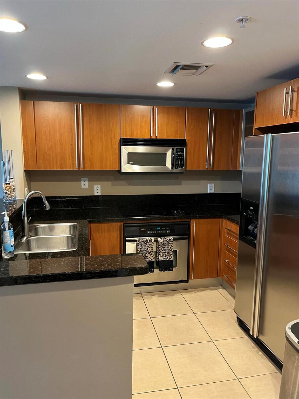 610 CLEMATIS CONDO - Residential Lease