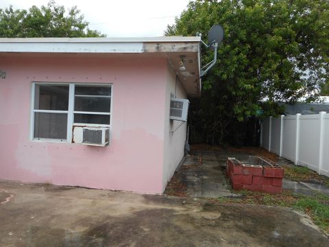 Single Family Residence in West Palm Beach FL 3325 Georgia Avenue Ave 1.jpg