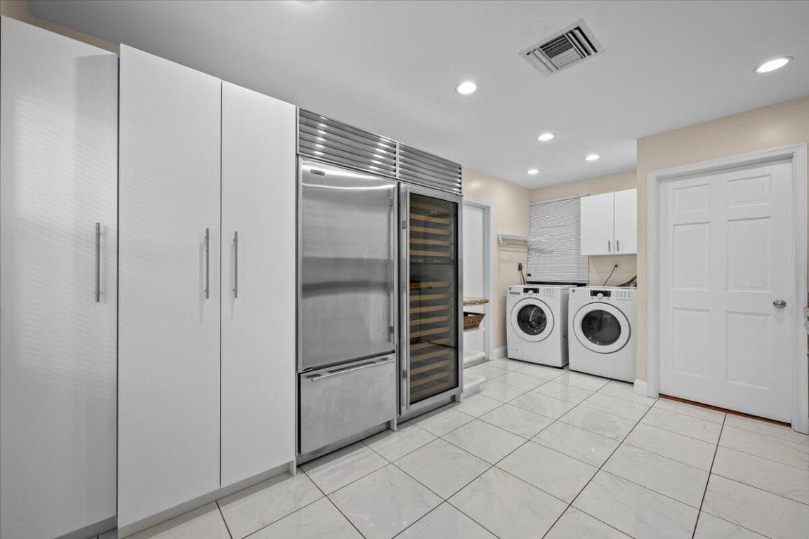 VENETIAN ISLES 3RD SEC - Residential