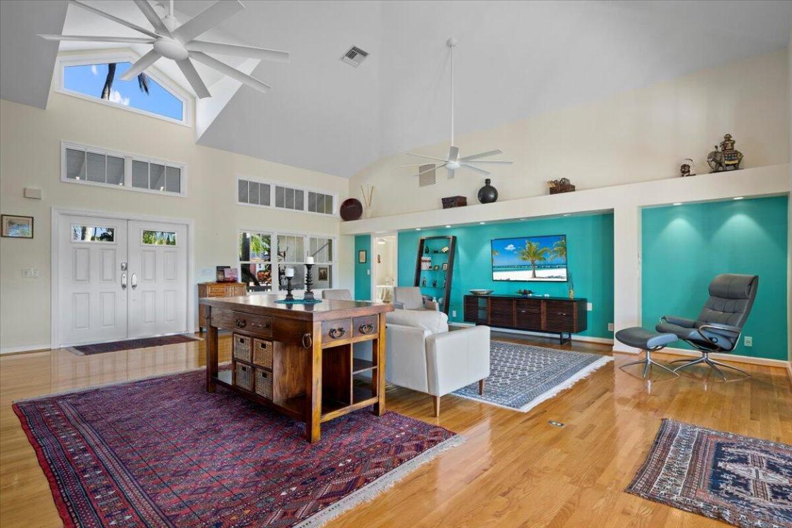 VENETIAN ISLES 3RD SEC - Residential