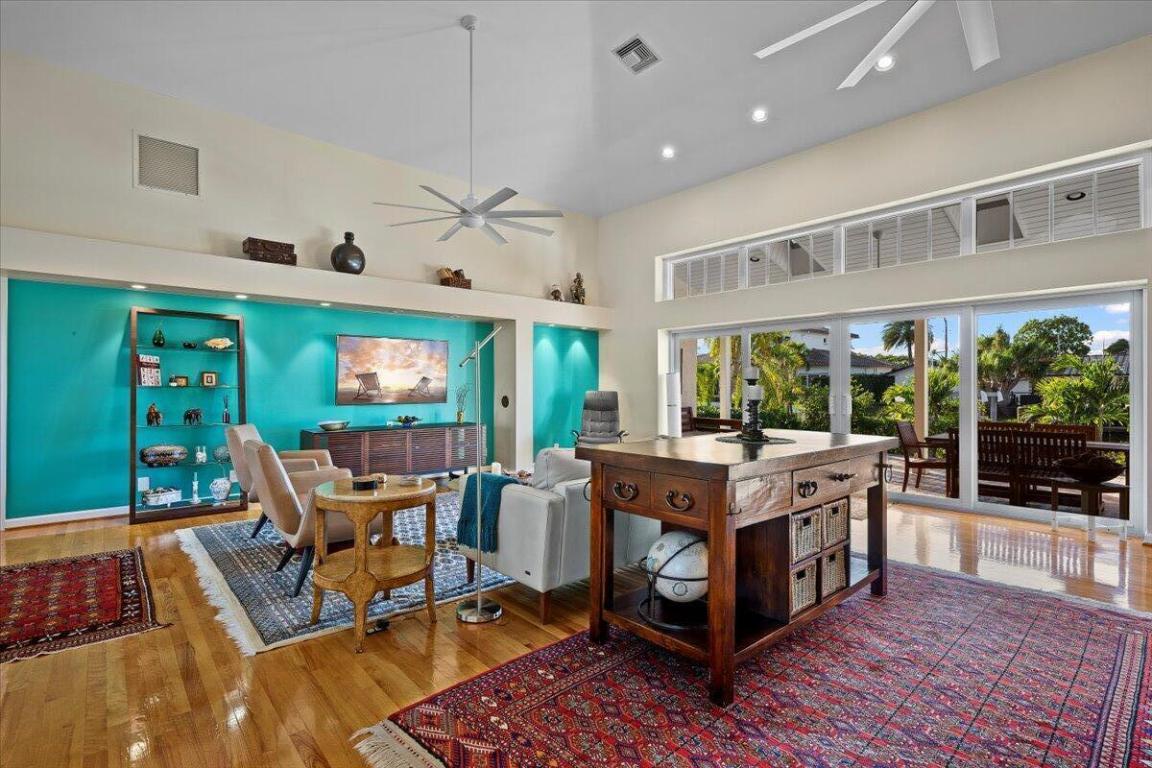 VENETIAN ISLES 3RD SEC - Residential