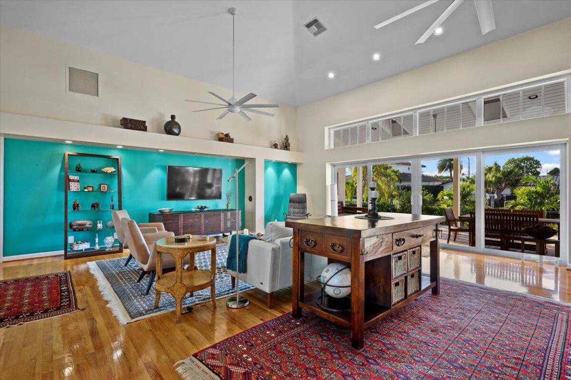 VENETIAN ISLES 3RD SEC - Residential