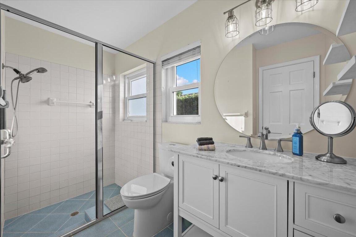 VENETIAN ISLES 3RD SEC - Residential