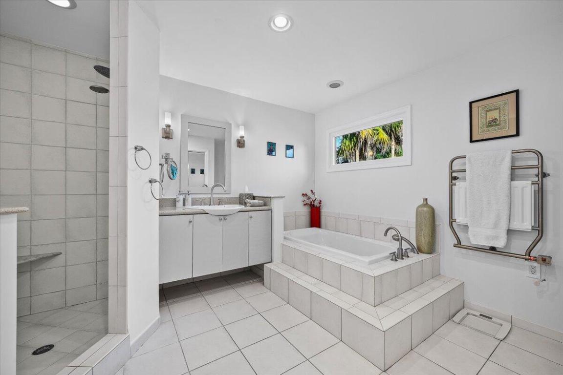 VENETIAN ISLES 3RD SEC - Residential