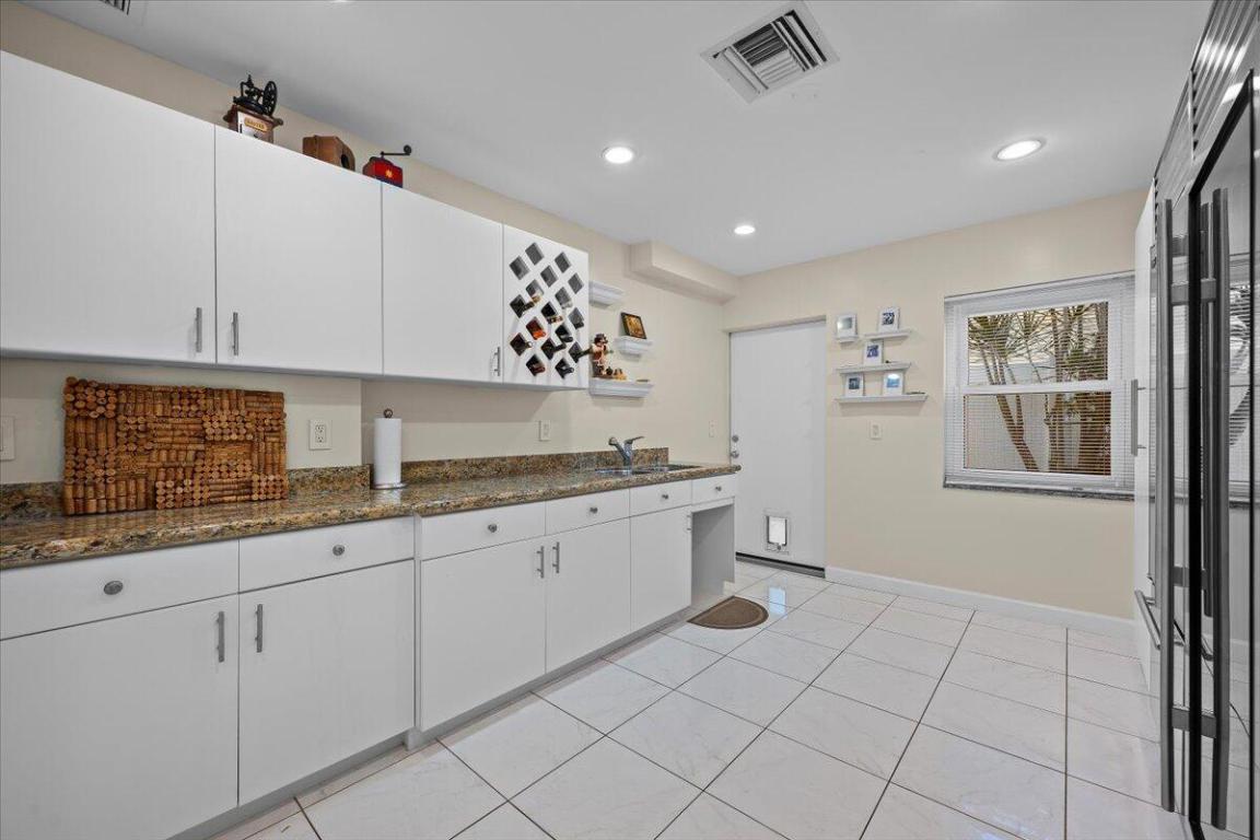 VENETIAN ISLES 3RD SEC - Residential