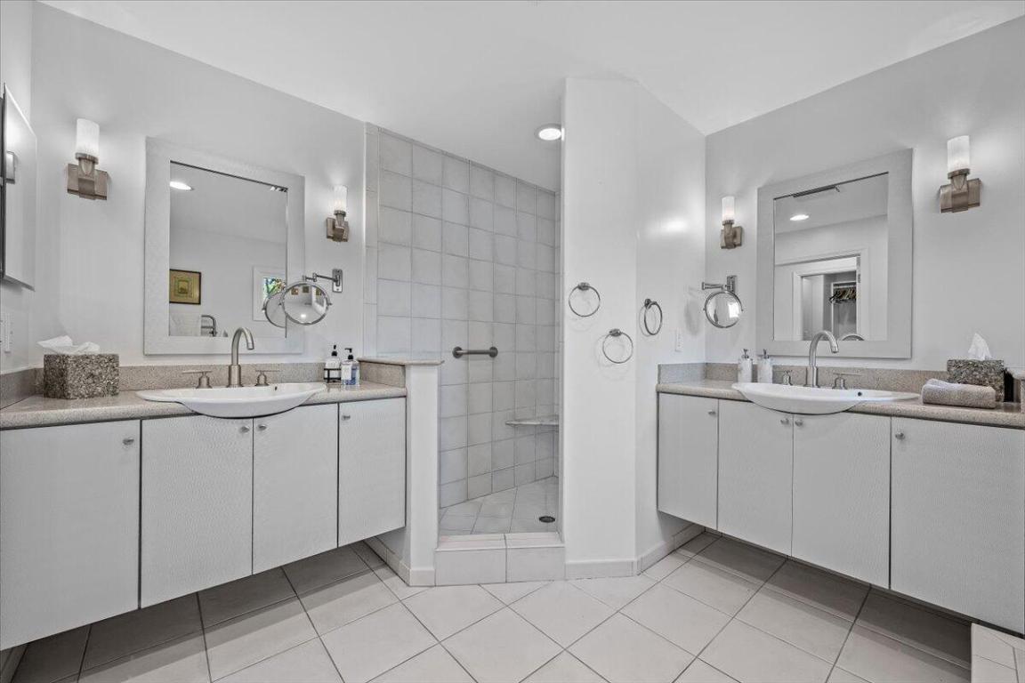 VENETIAN ISLES 3RD SEC - Residential