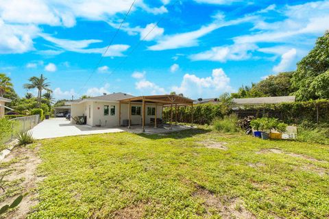 A home in Lake Worth Beach