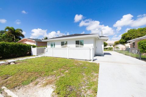 A home in Lake Worth Beach