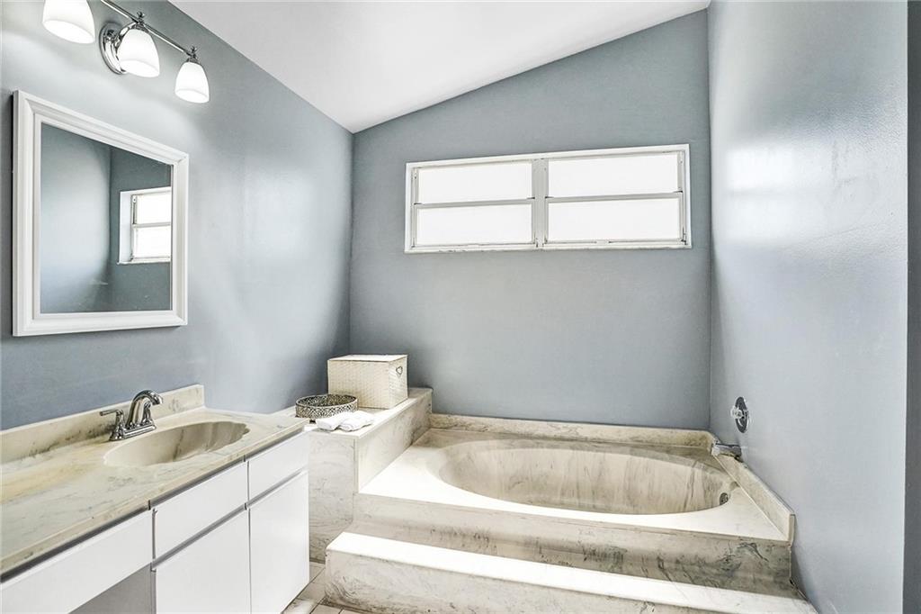 Jacaranda Prcl 215 129-43 - Residential