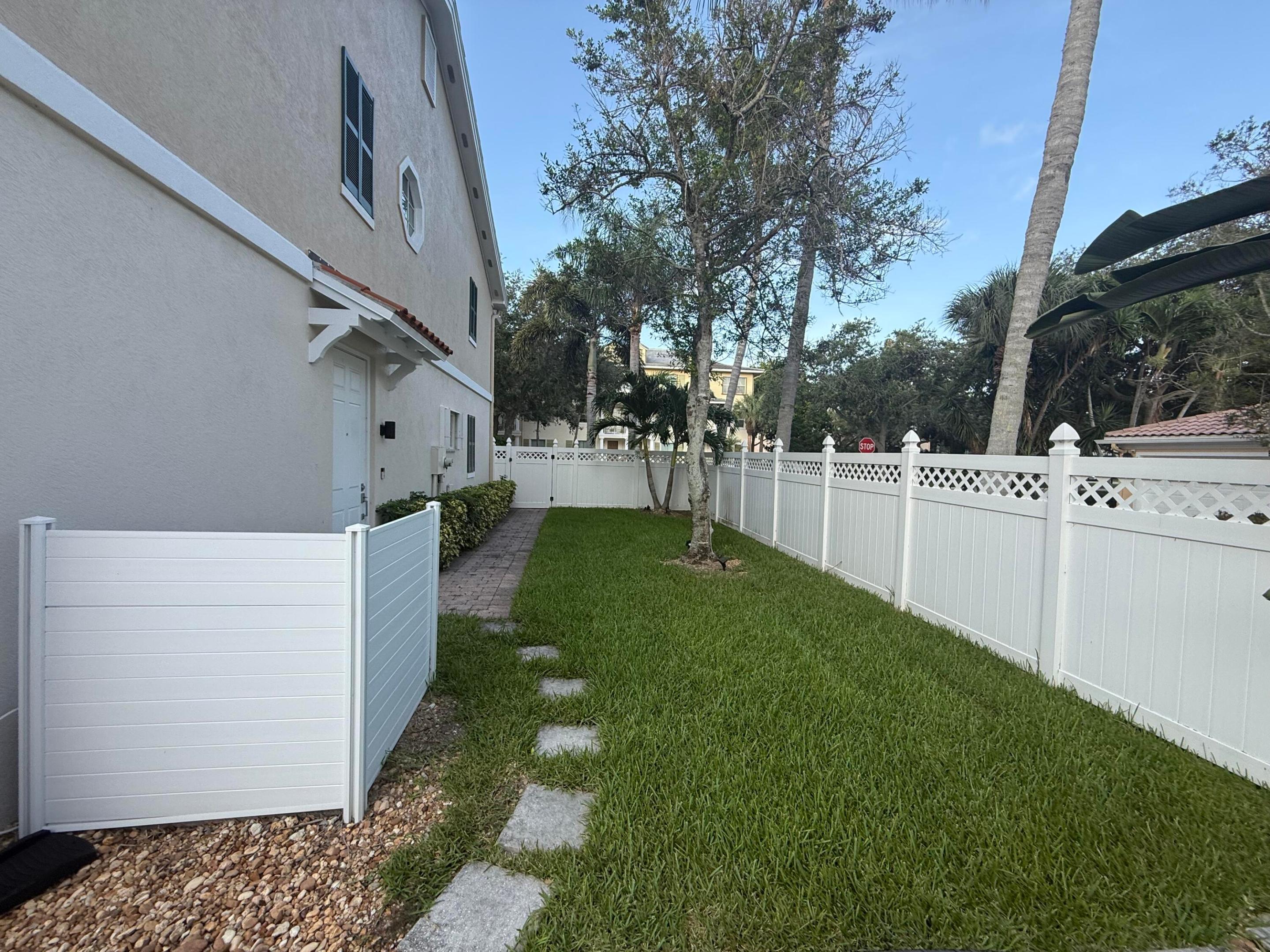 4122 PARKSIDE Drive