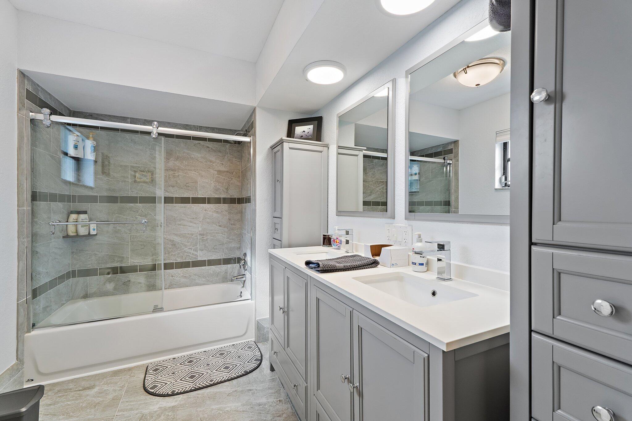 Tequesta Country Club - Residential