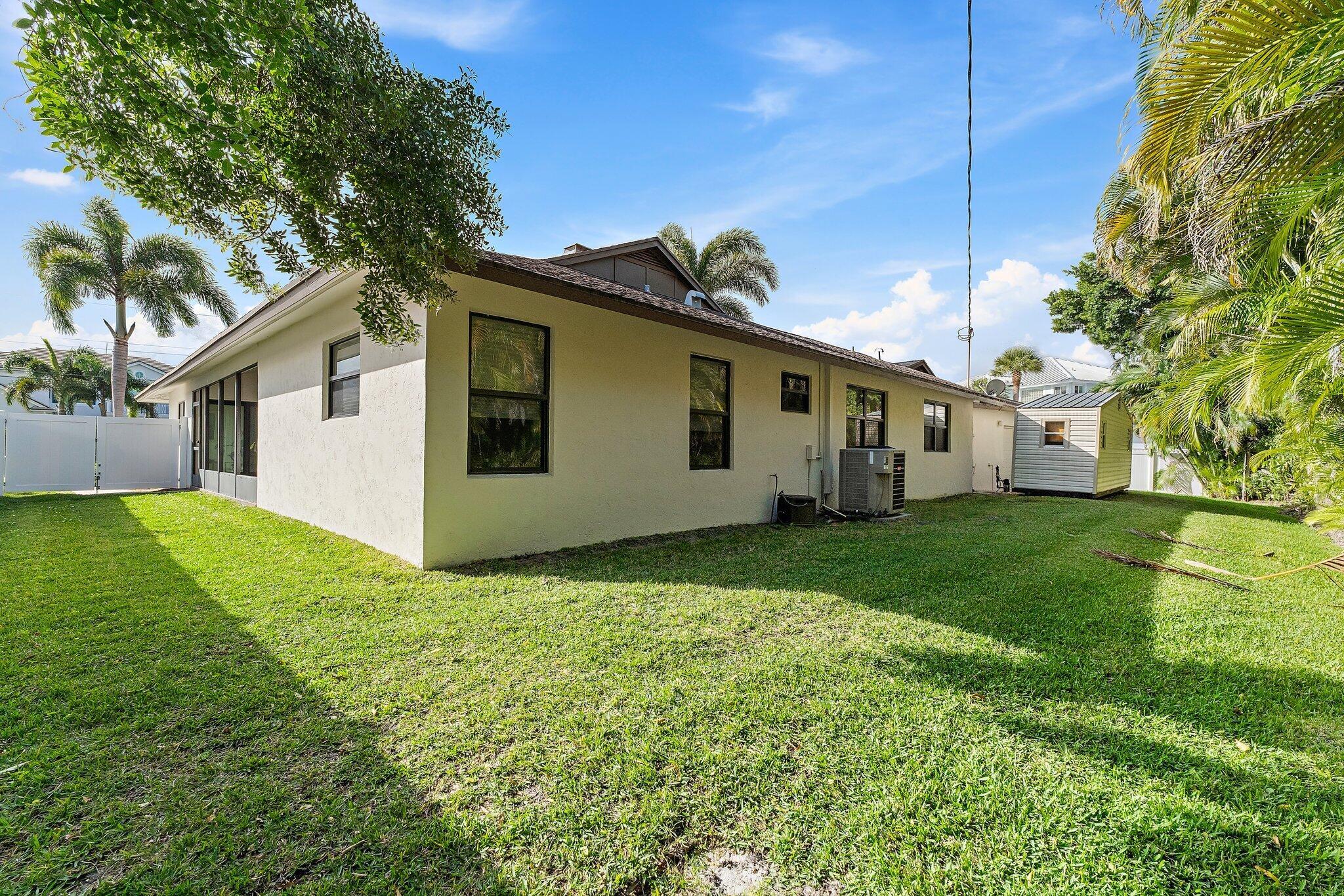 Tequesta Country Club - Residential