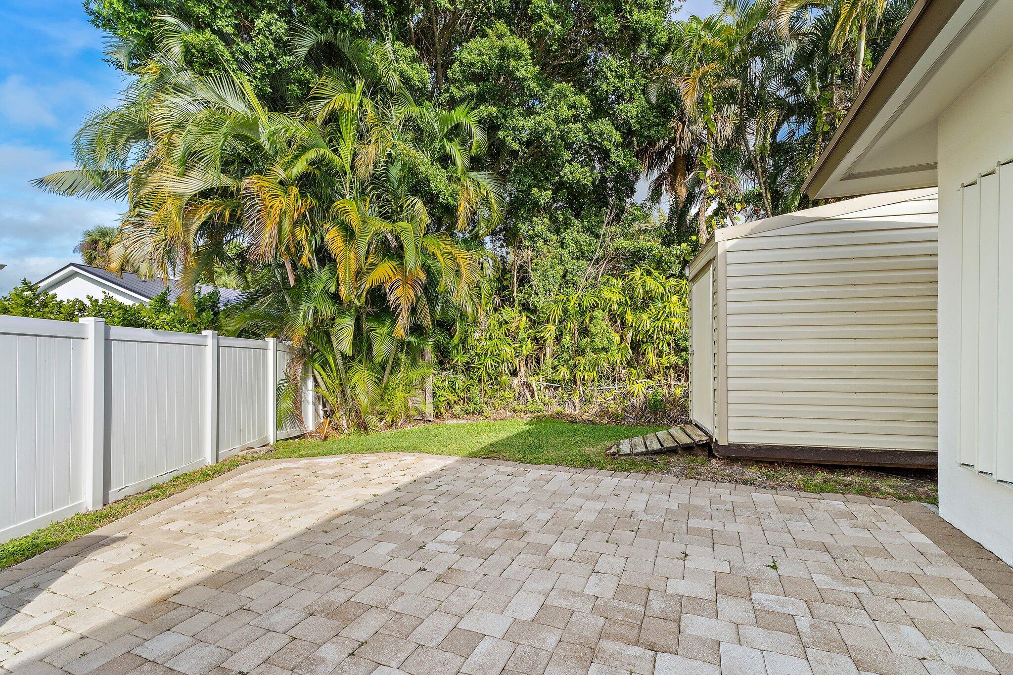 Tequesta Country Club - Residential