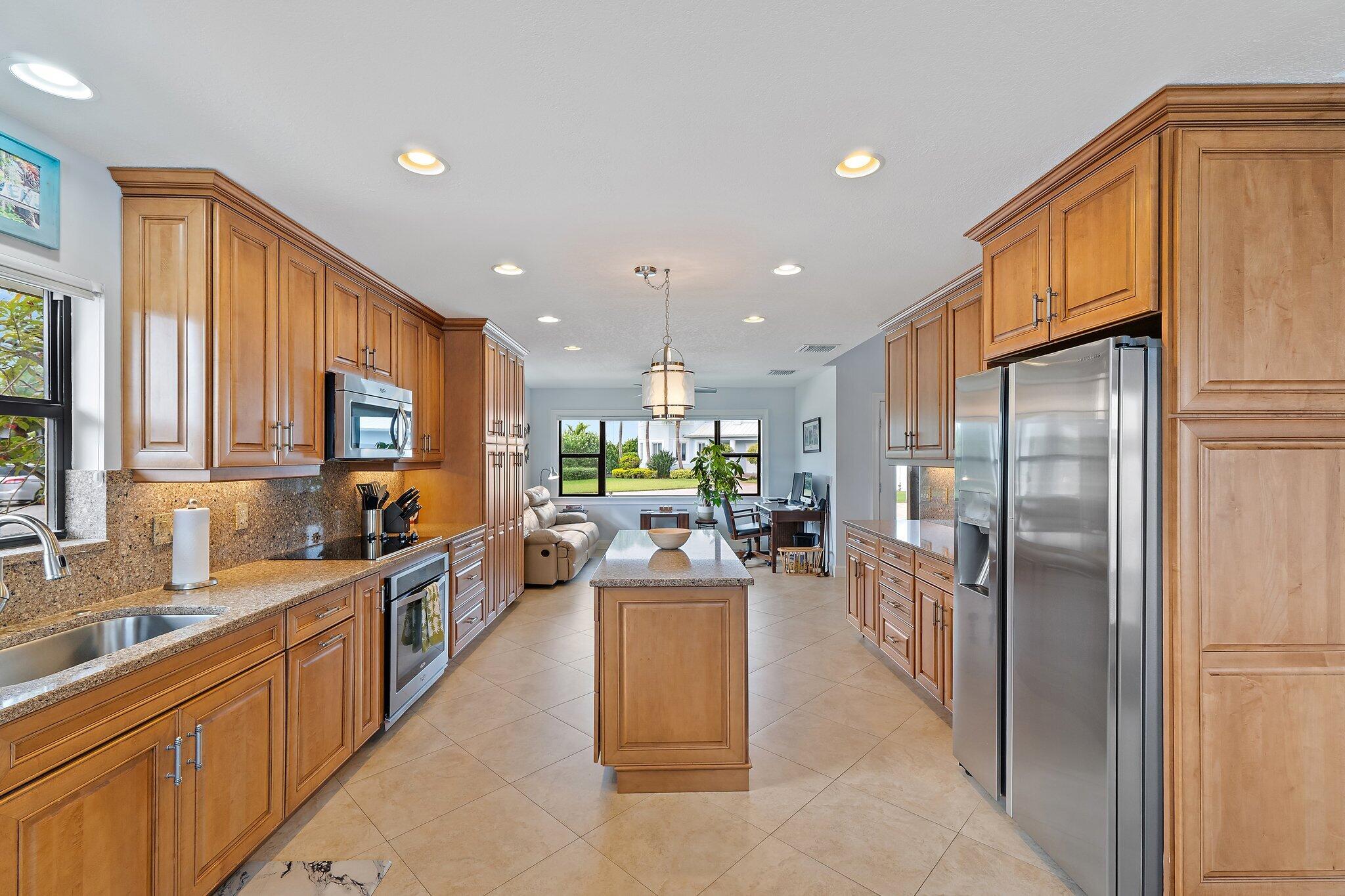 Tequesta Country Club - Residential