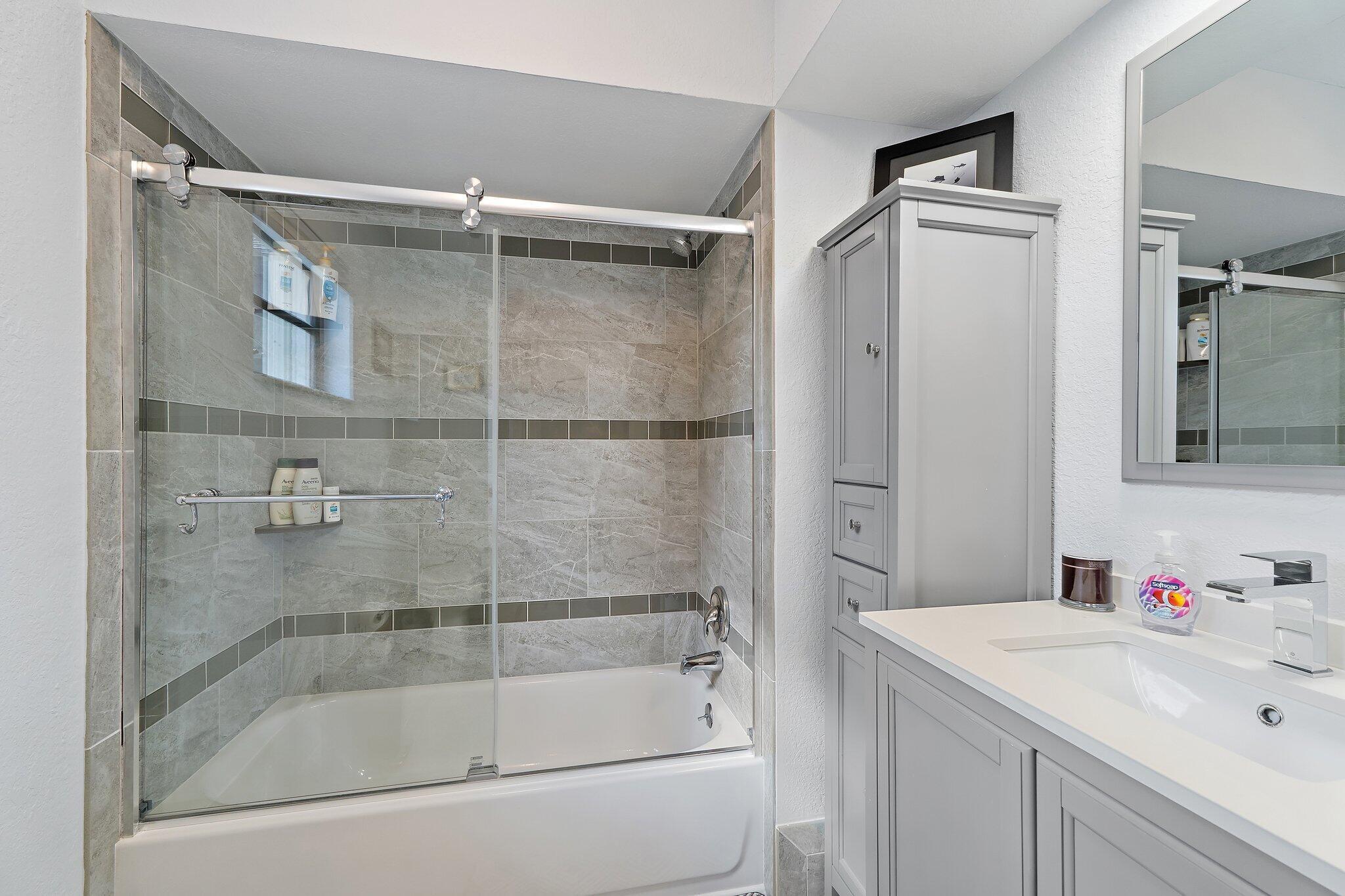 Tequesta Country Club - Residential