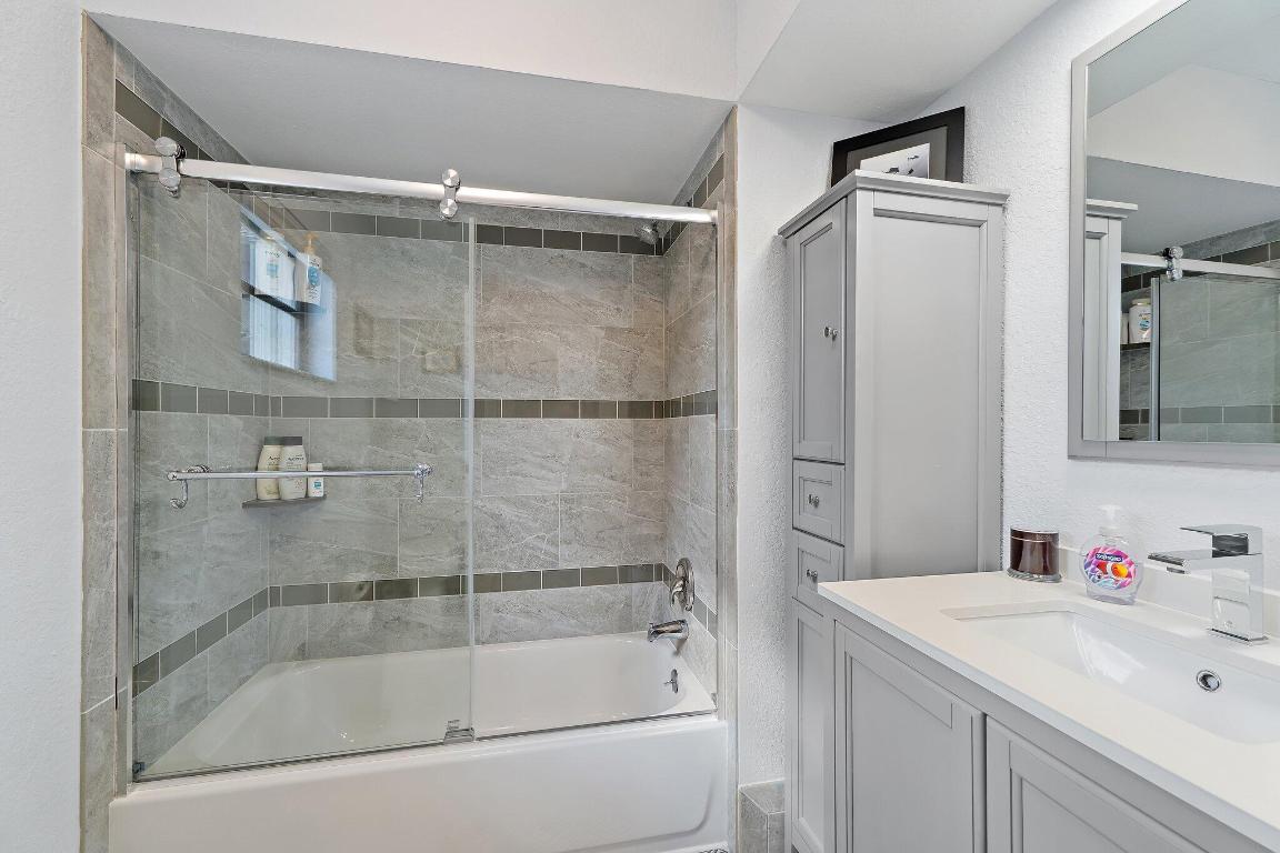 Tequesta Country Club - Residential