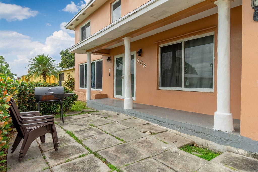 Photo of 608 SW 10TH Street, Belle Glade, FL 33430 (MLS # B26093225)