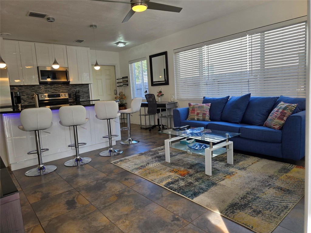 Lauderdale 2-9 D - Residential Lease