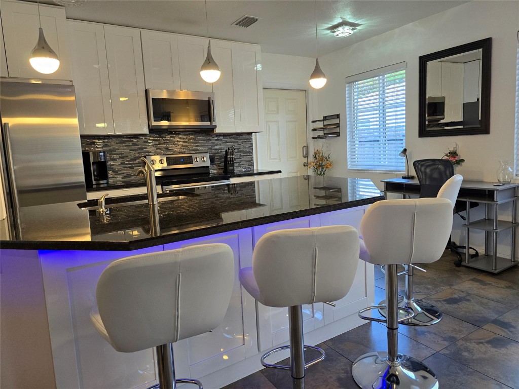 Lauderdale 2-9 D - Residential Lease