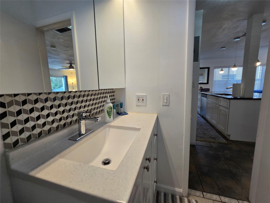 Lauderdale 2-9 D - Residential Lease