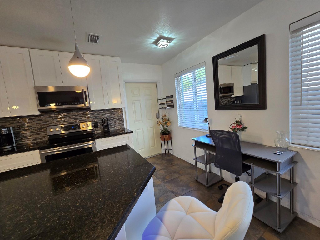 Lauderdale 2-9 D - Residential Lease