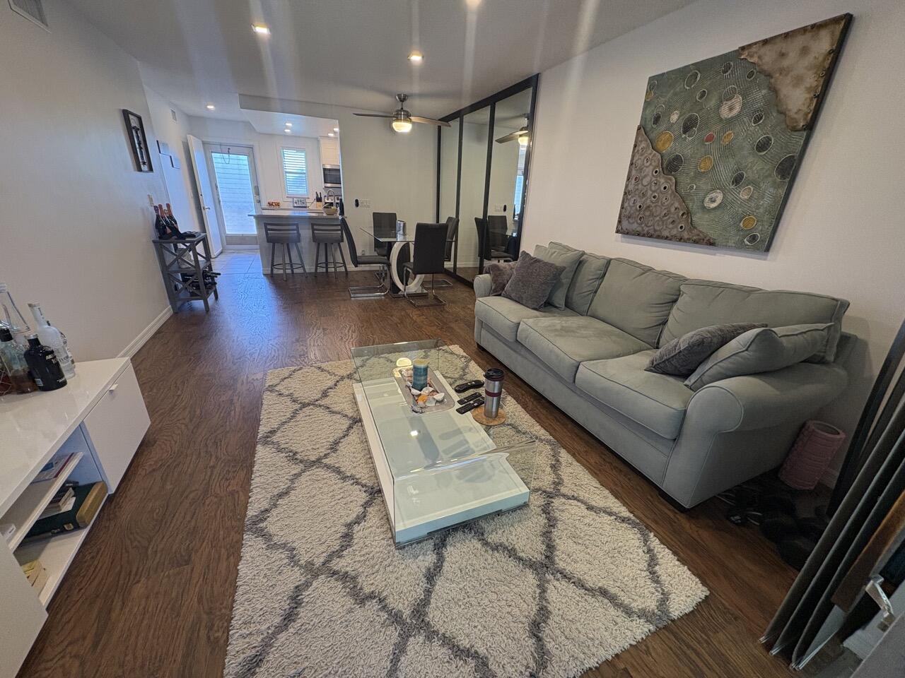 VILLAGE ROYALE CONDO 3 - Residential Lease